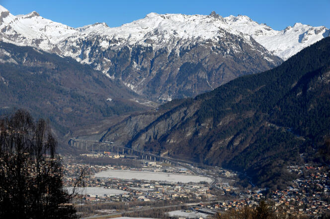 La vallée de l’Arve (Haute-Savoie) au pied du mont Blanc.