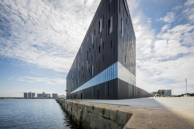 L’Ecole nationale supérieure maritime, sur le port du Havre, a remporté l’ArchiDesignClub Award 2016.