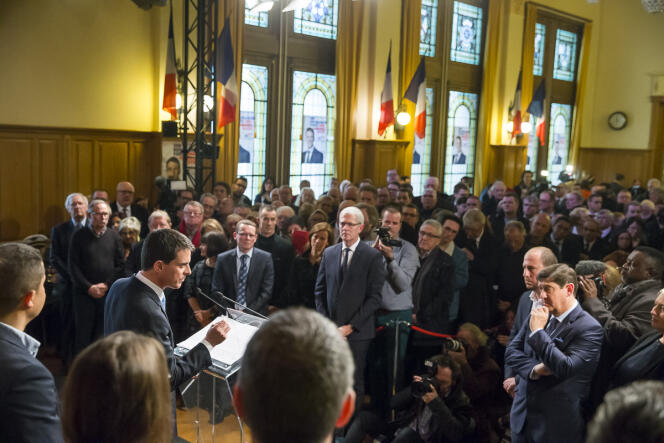 Manuel Valls, candidat à la primaire de la gauche, participe à un meeting de campagne dans la salle François-Mitterrand de l’hôtel de ville de Liévin (Pas-de-Calais), dimanche 8 janvier.