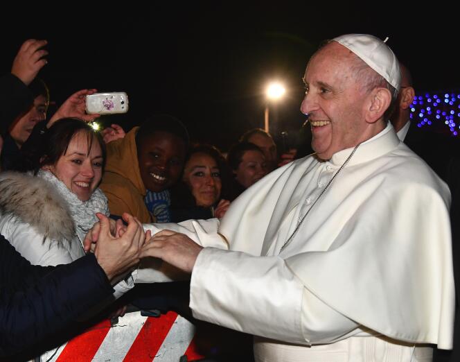 Le pape François lors de la messe à la paroisse de Santa-Maria (Sainte-Marie) à Setteville, en périphérie de Rome, lors d’une visite pastorale le 15 janvier
