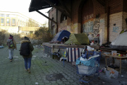 Campement de sans-abris dans une rue de Lille, en janvier 2017.