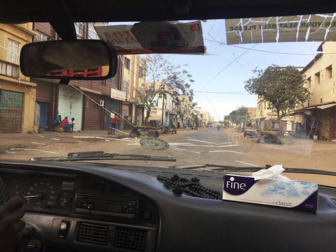 Les rues désertes de Banjul, la capitale gambienne, le 18 janvier.