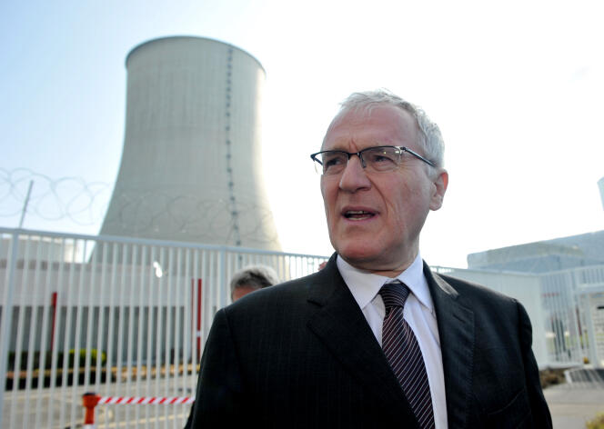 Le PDG d’EDF Jean-Bernard Lévy à la centrale nucléaire de Civeaux (Vienne), en mars 2016.
