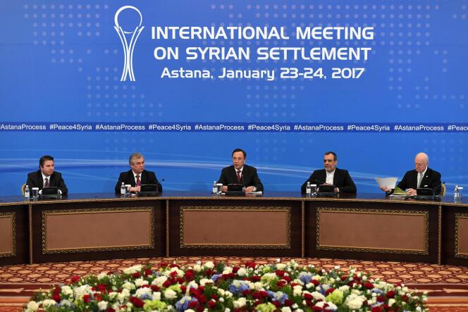 Réunis au Kazakhstan, les trois pays qui interviennent en Syrie se sont aussi dits favorables à la participation des rebelles syriens aux discussions de paix sous égide de l’ONU prévues à Genève le 8 février.