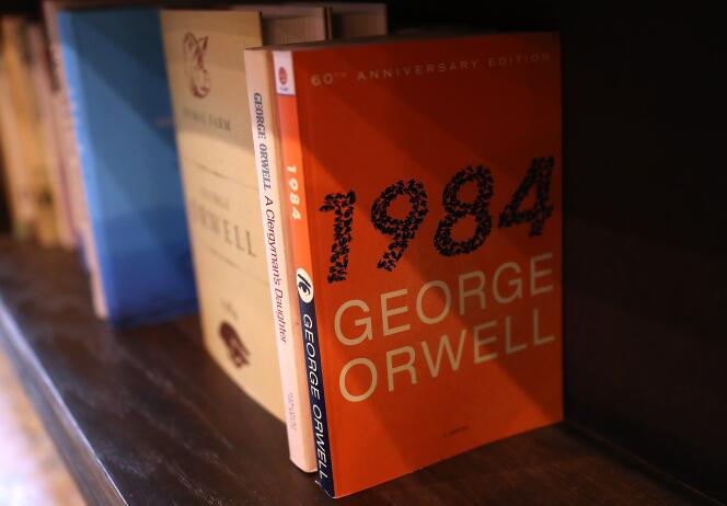 Un exemplaire du roman 1984, de George Orwell, dans la librairie The Last Bookstore, le 25 janvier 2017, à Los Angeles.