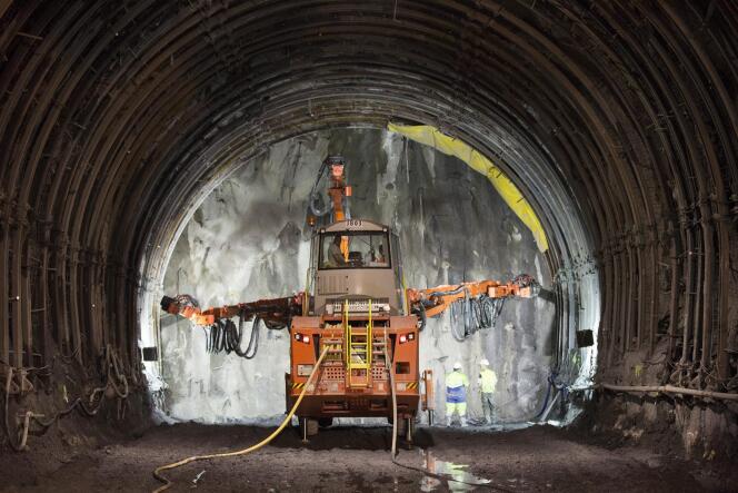 Sur le chantier du futur tunnel Lyon-Turin, à Saint-Martin-de-la-Porte (Savoie), le 6 mai 2015.