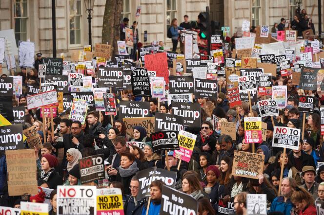 Des manifestants contre le décret anti-immigration pris par Donald Trump, à Londres, le 4 février.