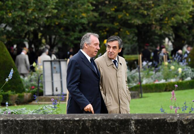 François Bayrou et François Fillon, en septembre 2016, à Paris.