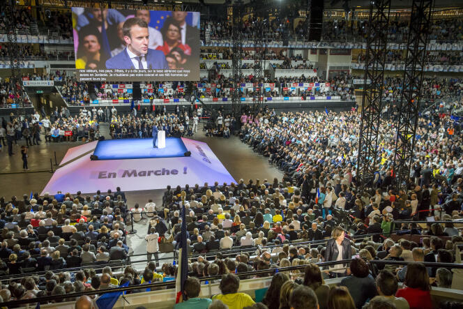 Environ 8 000 personnes  se sont entassées dans le palais des sports de Gerland, à Lyon, pour acclamer le candidat d’En marche !, le 4 février.