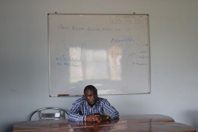 En temps normal, le centre ActivSpaces de Buéa, au Cameroun, est une ruche de start-up. Depuis la censure d’Internet le 17 janvier, les entrepreneurs s’y ennuient et voient leurs affaires partir en fumée.