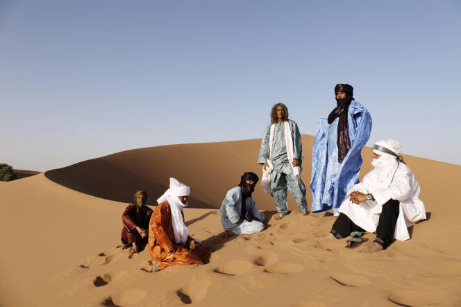 Le groupe Tinariwen à M’hamid El Ghizlane (Maroc) en 2016.