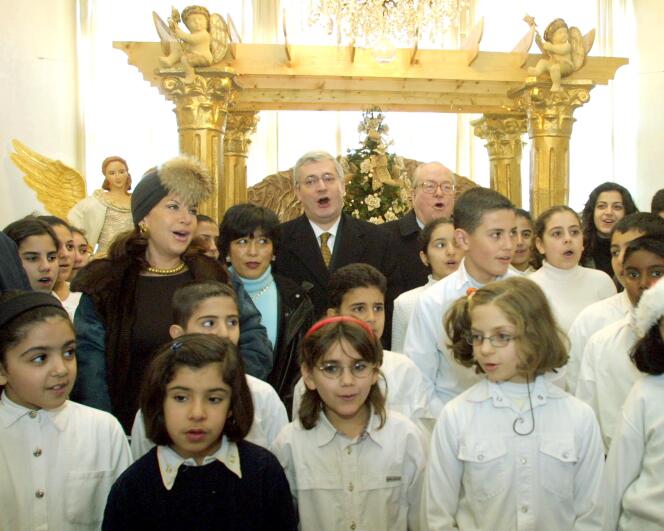Les liens entre le Front national  et les chrétiens libanais sont anciens. Ici Jean-Marie Le Pen, Bruno Gollnisch, et Jany Le Pen à Beyrouth en 2002.