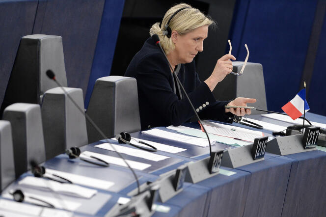 Marine Le Pen au Parlement européen, le 26 octobre 2016.