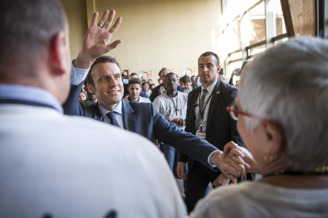 Emmanuel Macron, en campagne à Saint-Priest-Taurion (Haute-Vienne), le 25 février 2017.