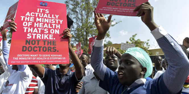 Manifestation, le 26 janvier 2017, à Nairobi, de médecins et d’infirmières. En slogan « C’est le minstère de la santé qui est en grève, pas les médecins. »