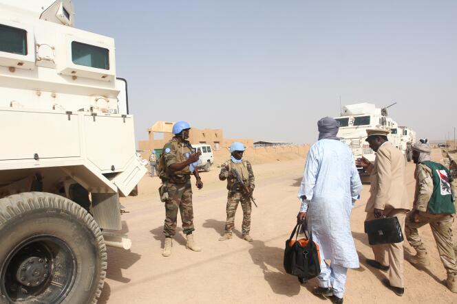 Arrivée des officiels venus pour l’installation des nouvelles autorités intérimaires de la région de Kidal, au nord du Mali, le 28 février 2017.