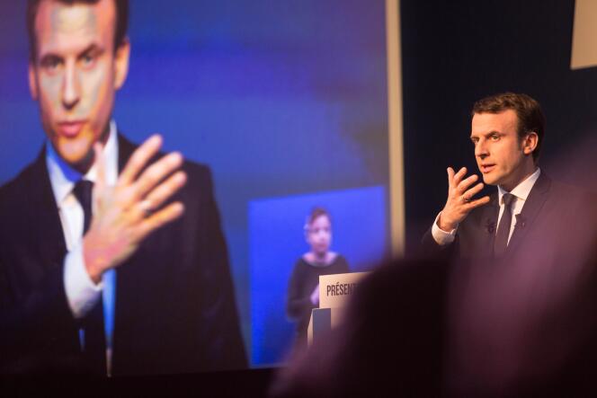 Le 2 mars, à Paris, lors de la conférence de presse au cours de laquelle Emmanuel Macron (En marche !) a présenté son programme.