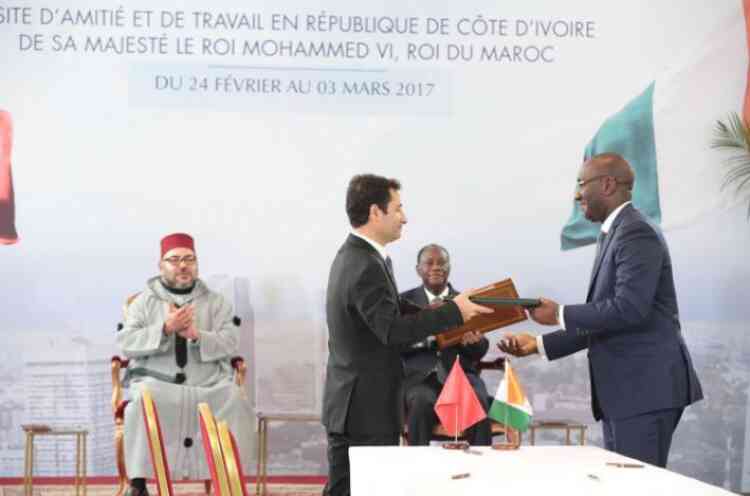 Quatorze conventions de partenariat économique ont été signées lundi 27 février au palais présidentiel d’Abidjan. Deux sont militaires: le financement du projet «Hexagone», le futur siège du ministère de la défense, et la facilitation de l’accès à la propriété pour les soldats ivoiriens. Un accord crucial après les mutineries qui ont secoué le pays au début 2017.