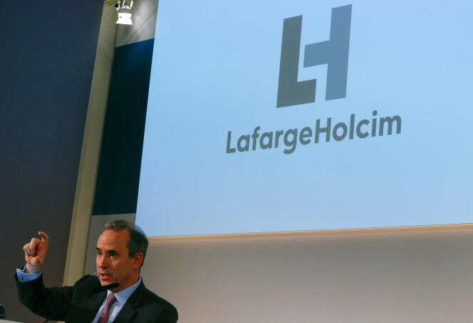 Eric Olsen, alors directeur général de LafargeHolcim, présente les résultats de son groupe, à Zurich, le 2 mars 2017.