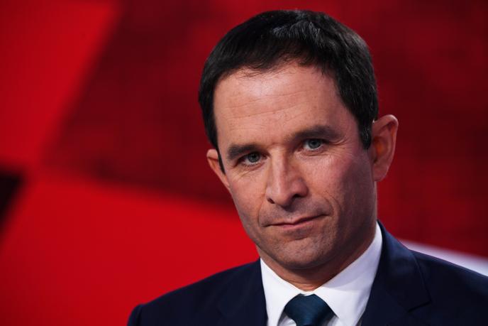 Benoit Hamon Reamenage Son Revenu Universel