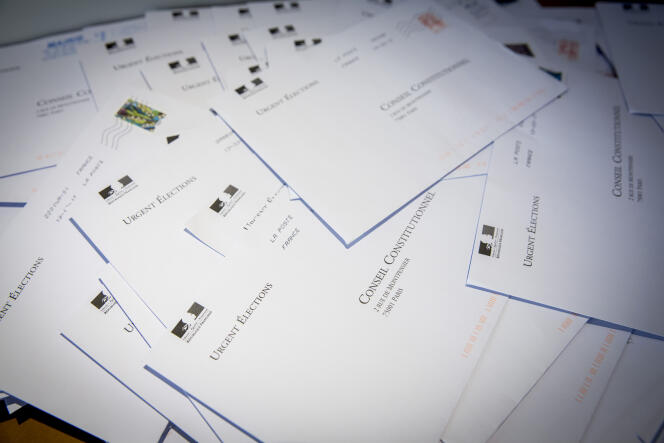 Dépouillement des bulletins de parrainage des candidats à l'élection présidentielle, le 14 mars.