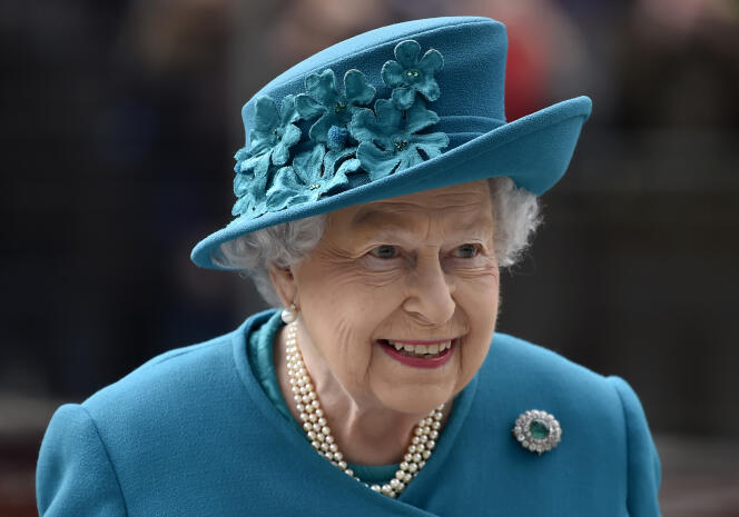 La reine Elizabeth lors d’une visite officielle au National Cyber Security Centre à Londres (Royaume-Uni), le 14 février 2017