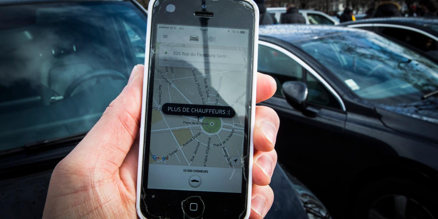 Inventaire A La Uber Le Poeme Surrealiste Des Objets Trouves En Voiture