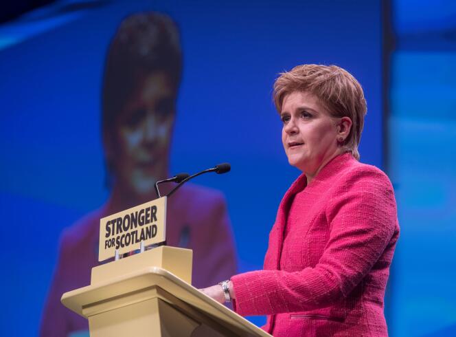 La première ministre écossaise Nicola Sturgeon, chef du Parti national écossais, à Aberdeen le 18 mars.