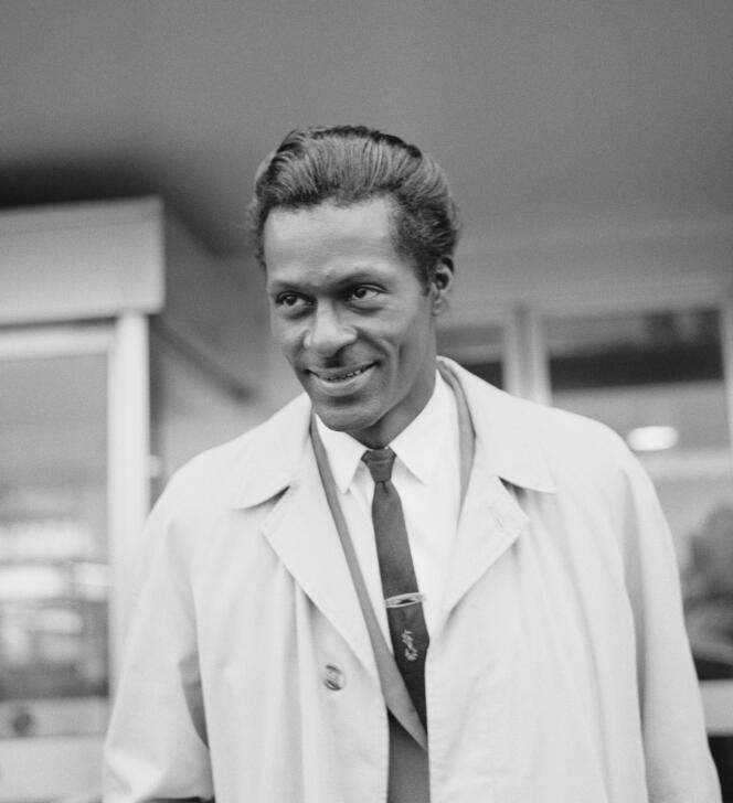 Chuck Berry à l’aéroport d’Orly, en 1965.
