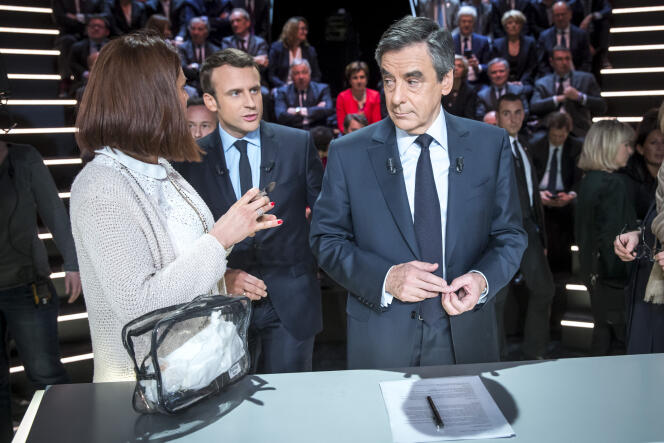 Emmanuel Macron et François Fillon participent à un débat télévisé sur le plateau de TF1, le 20 mars.