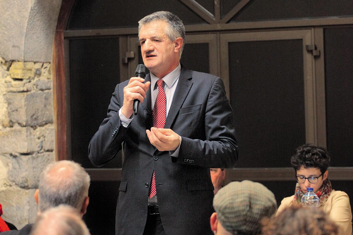 Jean Lassalle, maître du happening politique