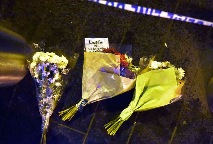 Hommages aux victimes sur le pont de Westminster, le 22 mars.