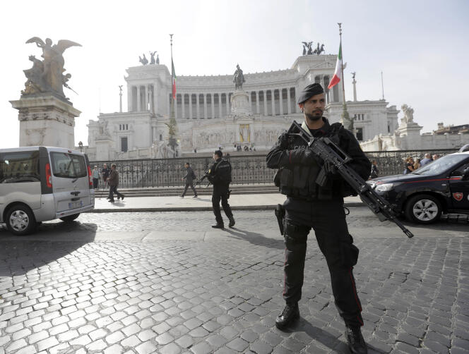 Les forces de sécurité italiennes sont sur les dents à Rome, le 24 mars, avant le sommet européen.