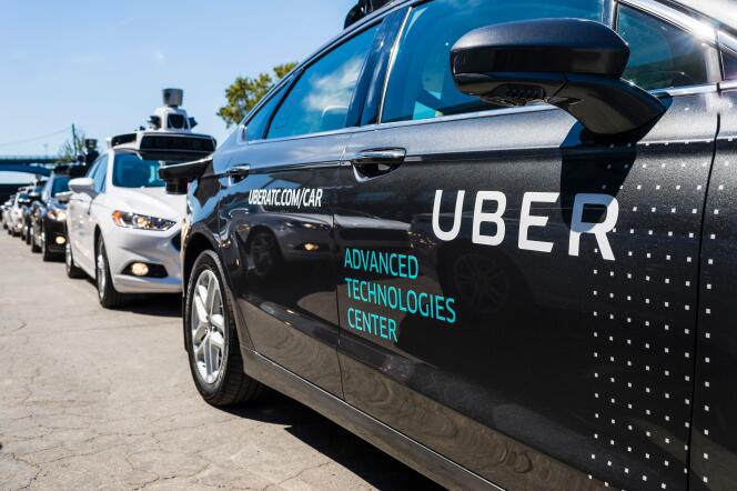 Une voiture autonome d’Uber, en septembre 2016 à Pittsburgh.