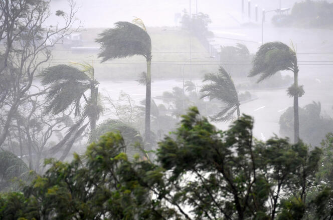 Le passage du cyclone Debbie à Airlie Beach, ville de la région de Whitsunday, dans l’Etat du Queensland (Australie), le 28 mars.