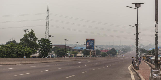 Une rue de Kinshasa, en décembre.