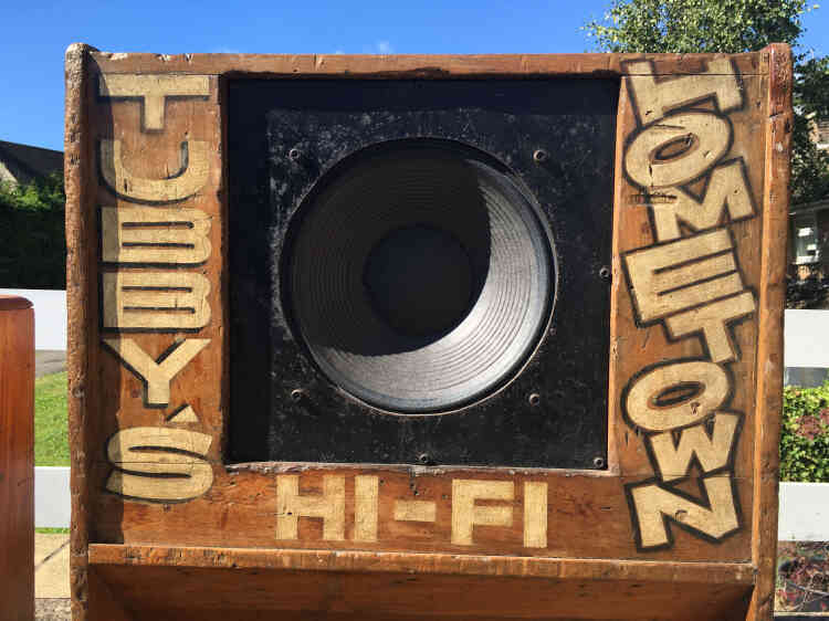 « Hometown hi-fi », le premier sound system de l’ingénieur du son King Tubby, récupéré et restauré par l’Anglais Jeremy Collingwood.