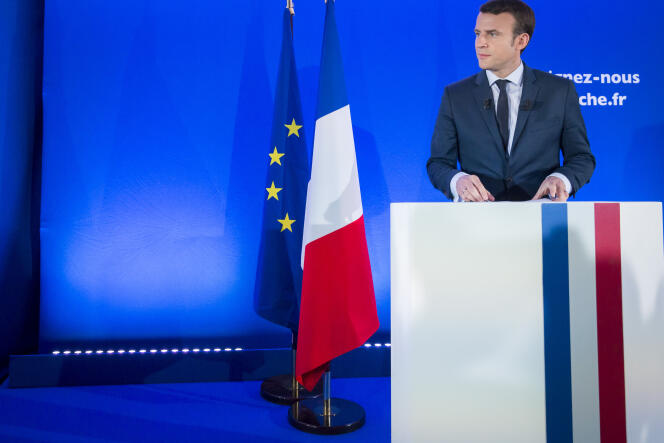Emmanuel Macron lors d’une conférence de presse à son QG dans le 15e arrondissement de Paris, le 28 mars.