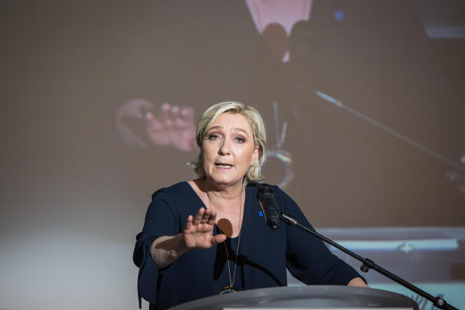 Marine Le Pen à Ajaccio, le 8 avril.