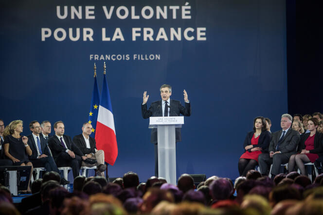 François Fillon lors de son meeting Porte de Versailles à Paris devant  25 000 personnes le 9 avril.
