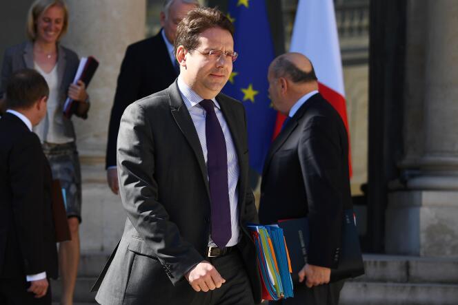 Le ministre de l’intérieur, Matthias Fekl, à la sortie de l’Elysée, le 12 avril.