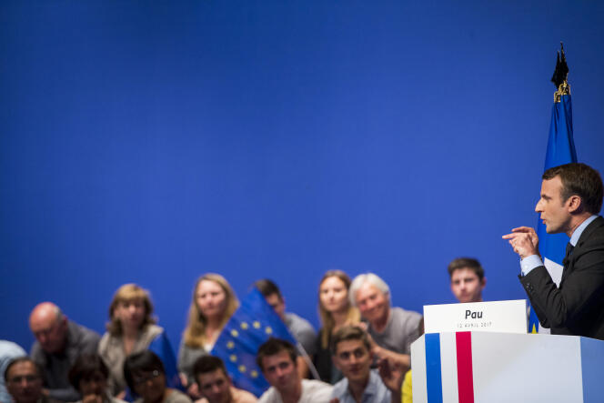 Emmanuel Macron lors d’un meeting à Pau, le 12 avril 2017.