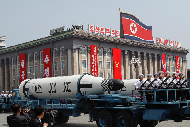 Des véhicules transportant des missiles lors du jour du Soleil, qui célèbre le 105e anniversaire de la naissance du fondateur du régime communiste dynastique, Kim Il-sung, grand-père de l’actuel dirigeant, Kim Jong-un.