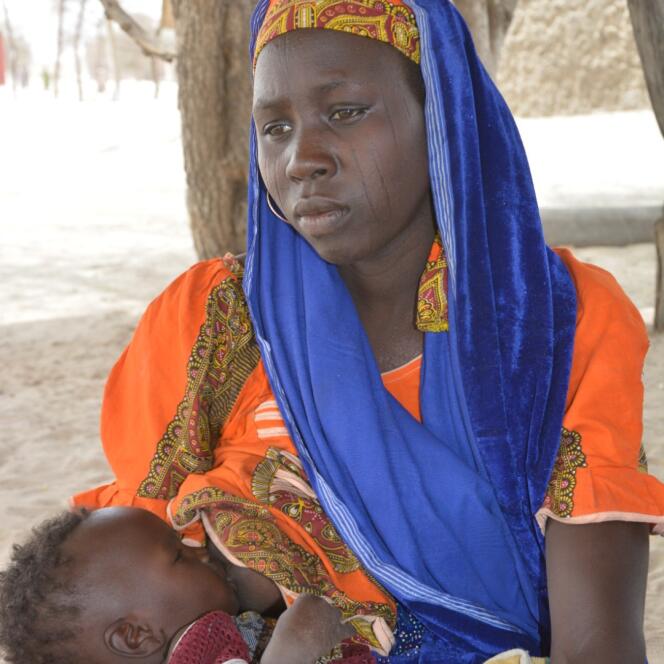 Wali Madou, 20 ans, retournée vivre chez ses parents à Toumour, au Niger, avec son mari et leurs deux enfants pour fuir Boko Haram.