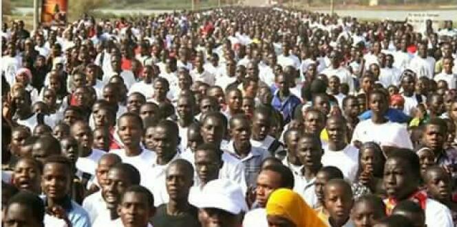 Lors des obsèques de l’étudiant de 24 ans, Malah Bagalé, tué par la police lors d’une manifestation à l’Université de Niamey, le 10 avril 2017. Photo publiée sur le compte Facebook officiel de Malah Bagalé.
