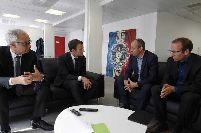 De gauche à droite: l’économiste Jean Pisani-Ferry, Emmanuel Macron, Laurent Berger et Frédéric Sève, secrétaire général du SGEN-CFDT, le 20 avril.