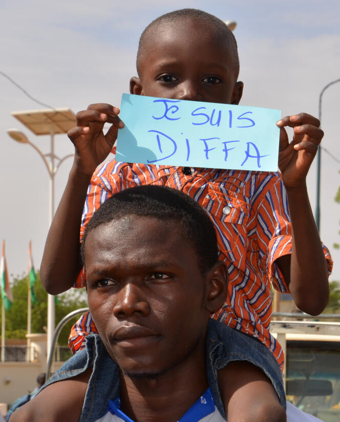 A Niamey, en juin 2016, marche de protestation contre les attentas-suicides de Boko Haram qui ont endeuillé Diffa et d’autres villes du bassin du lac Tchad au Niger.