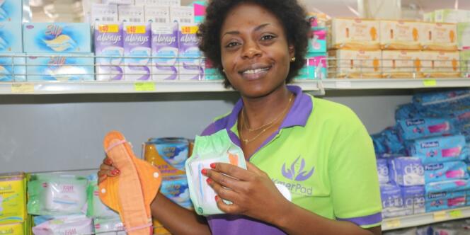 Pélagie Atsama, vendeuse de serviettes FAM, note que « les clientes préfèrent encore les jetables ».