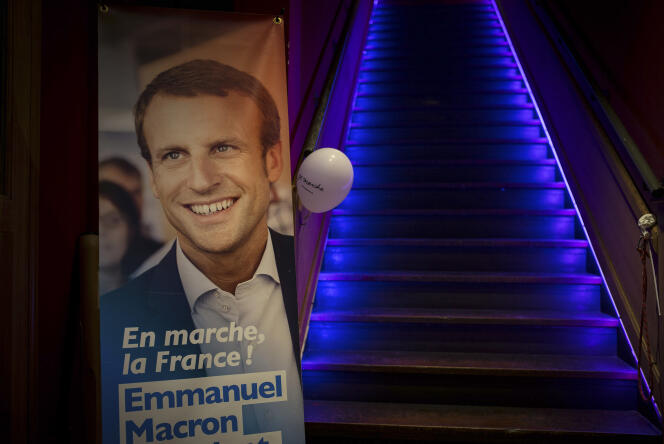 Dans le bar Le JGO, QG des militants du mouvement En marche ! d’Emmanuel Macron à Toulouse, le 23 avril.