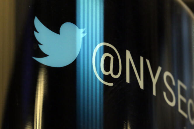 Le logo de Twitter à la Bourse de New York, en 2016.
